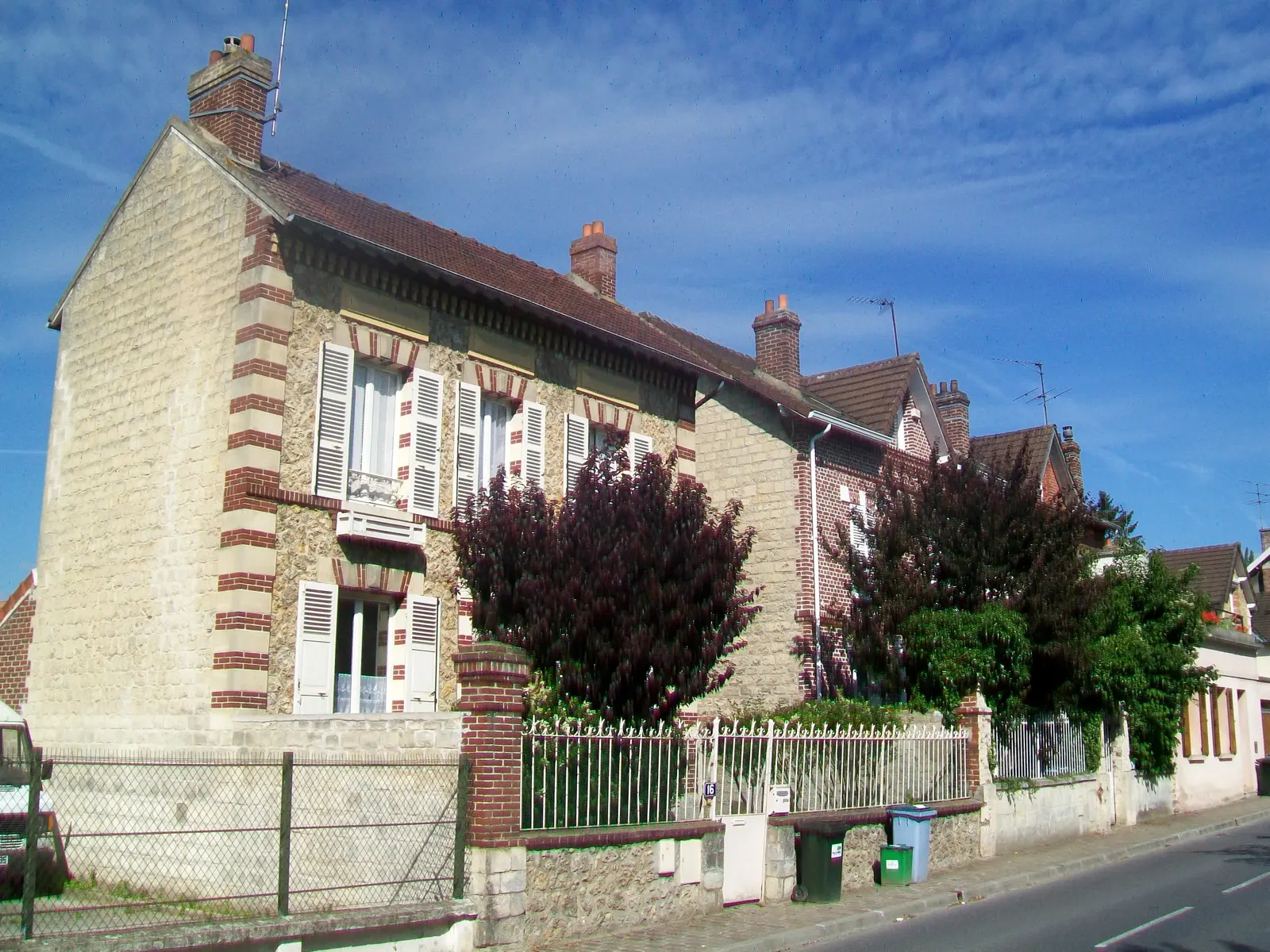 Nettoyage de façade Champagne-sur-Oise — rives de l'Oise et zones pavillonnaires