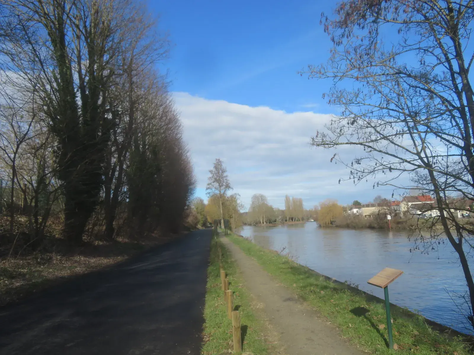 Nettoyage de façade Parmain — face à L'Isle-Adam, rive droite de l'Oise
